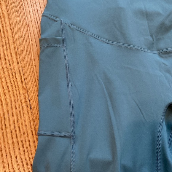 Buttery Smooth Maternity Leggings with Pockets. Size Small. - Picture 3 of 5